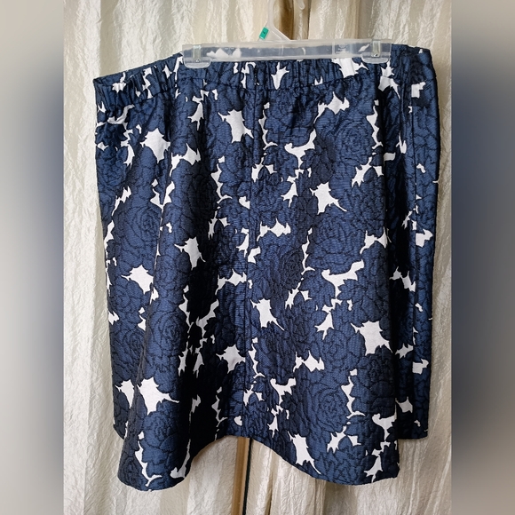 Lane Bryant 🩷 A-line Skirt Size 26 - Picture 5 of 9